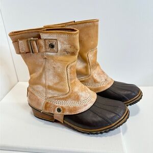 Sorel Tan and Black Womens Boots